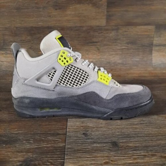 Air Jordan 4 Retro SE \